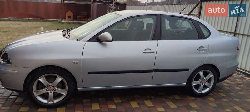 Седан SEAT Cordoba 2008 в Києві