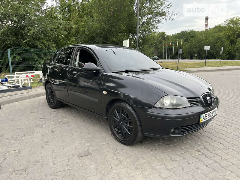 Седан SEAT Cordoba 2007 в Днепре