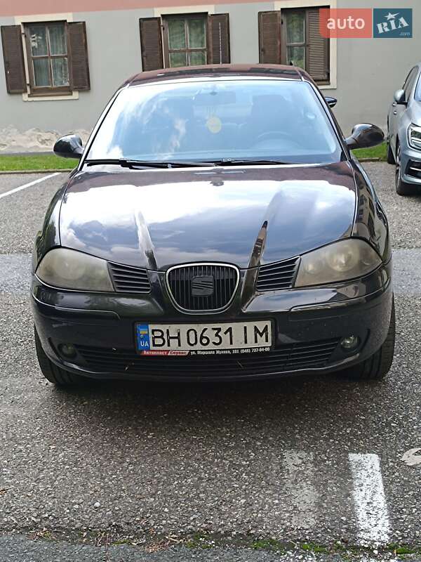 Седан SEAT Cordoba 2008 в Львове