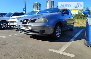 Седан SEAT Cordoba 2003 в Киеве