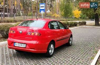 Седан SEAT Cordoba 2003 в Киеве