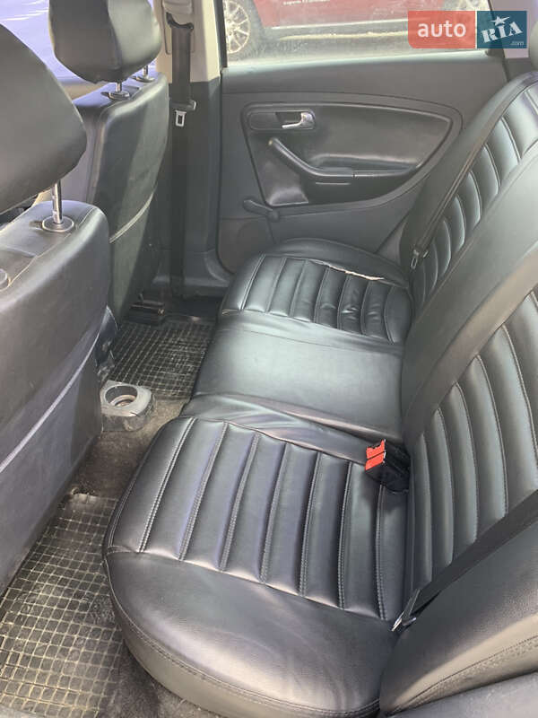 Седан SEAT Cordoba 2007 в Львове