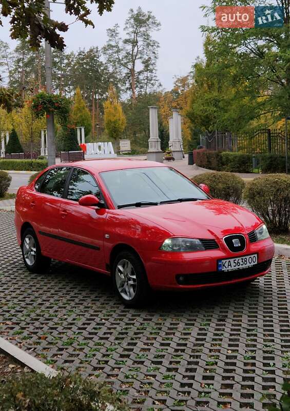 Седан SEAT Cordoba 2003 в Киеве