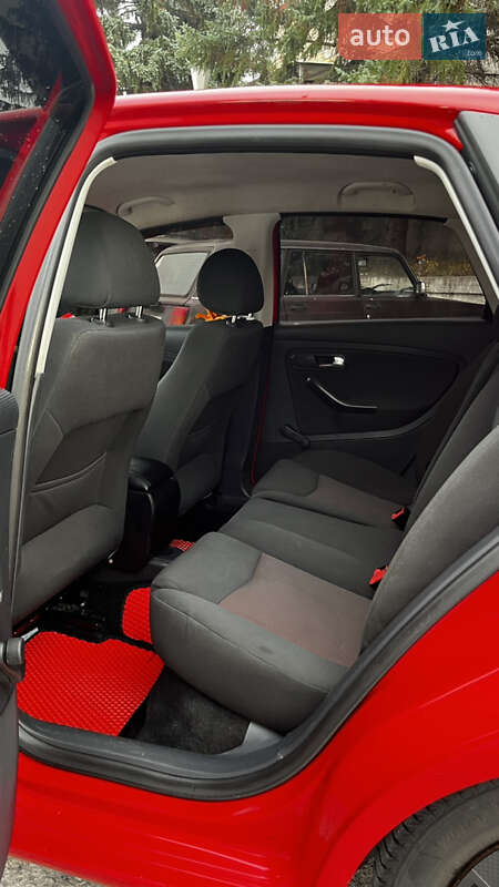 Седан SEAT Cordoba 2007 в Киеве