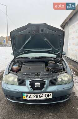 Седан SEAT Cordoba 2005 в Києві