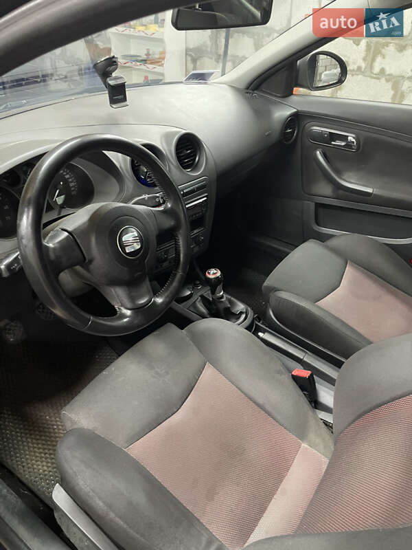 Седан SEAT Cordoba 2008 в Каменском