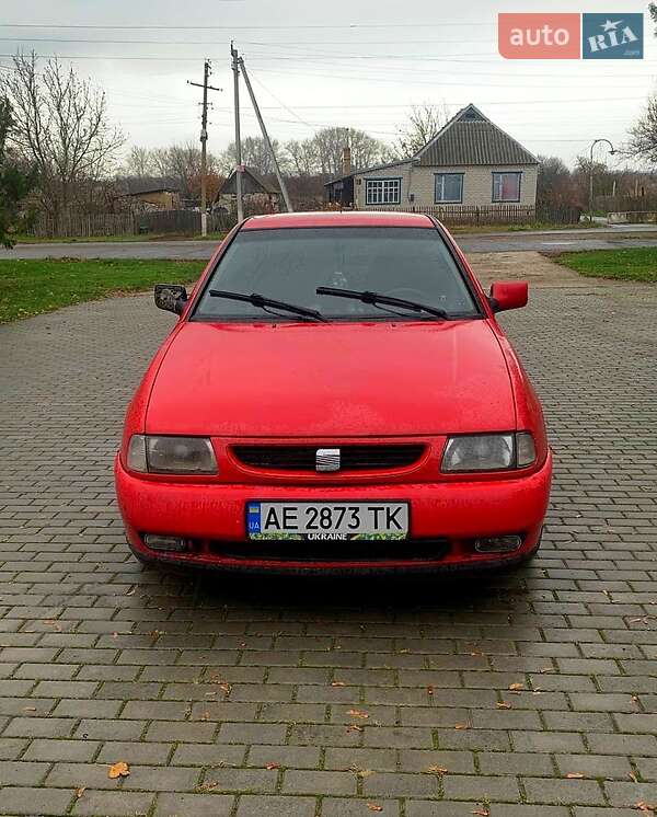 Седан SEAT Cordoba 1997 в Павлограді