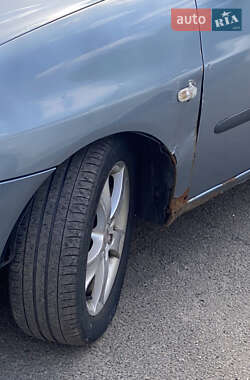 Седан SEAT Cordoba 2007 в 