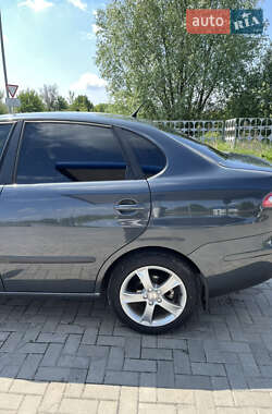Седан SEAT Cordoba 2008 в 