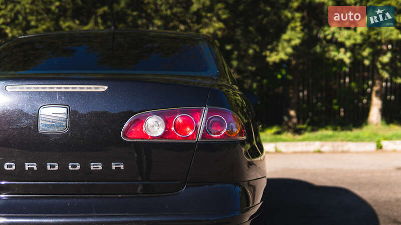 Седан SEAT Cordoba 2007 в Львове