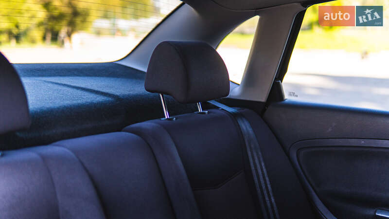 Седан SEAT Cordoba 2007 в Львове