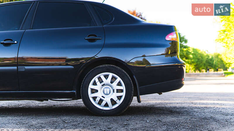 Седан SEAT Cordoba 2007 в Львове