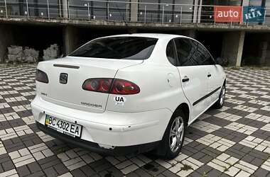 Седан SEAT Cordoba 2004 в Буске