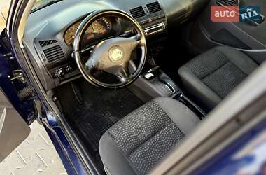 Седан SEAT Cordoba 2001 в 