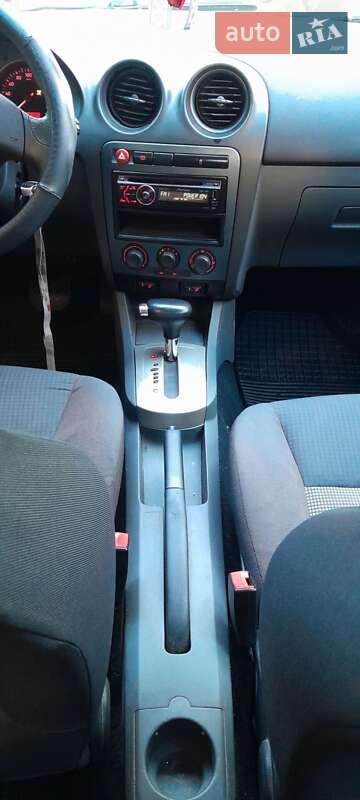 Седан SEAT Cordoba 2007 в Киеве