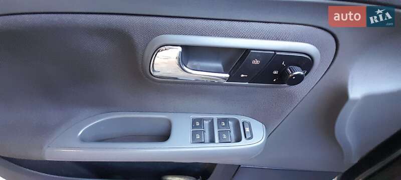 Седан SEAT Cordoba 2007 в Киеве