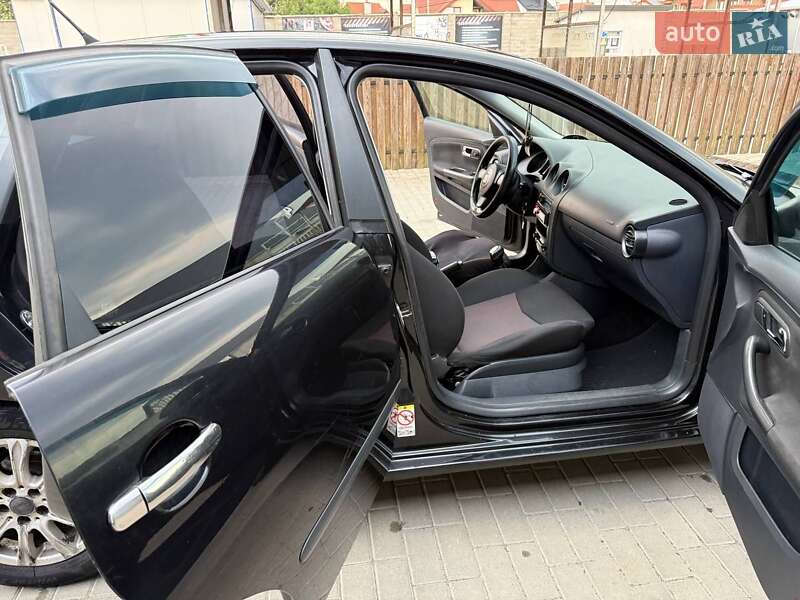 Седан SEAT Cordoba 2008 в Малехове