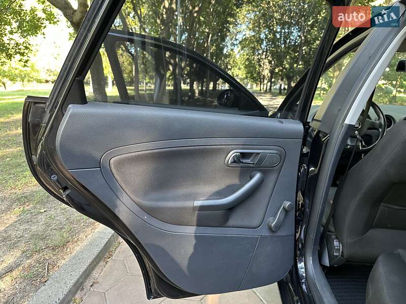 Седан SEAT Cordoba 2008 в Одессе