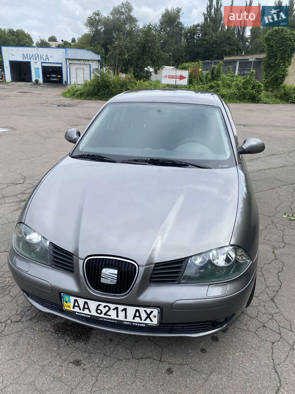 Седан SEAT Cordoba 2005 в Киеве