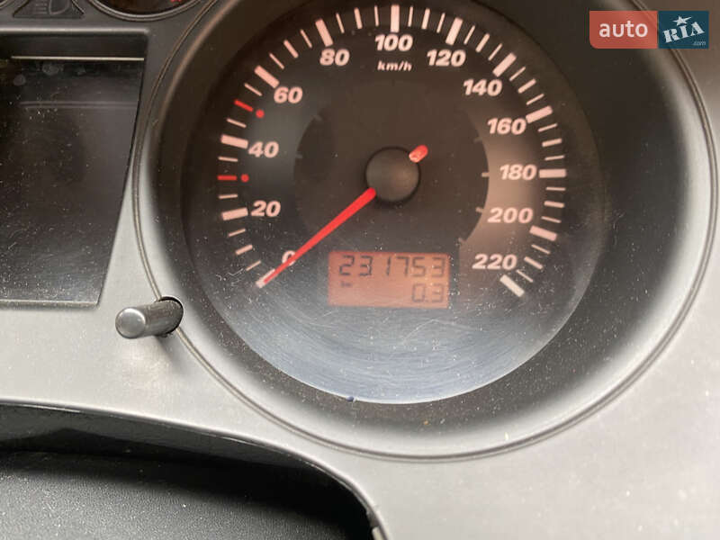 Седан SEAT Cordoba 2005 в Киеве
