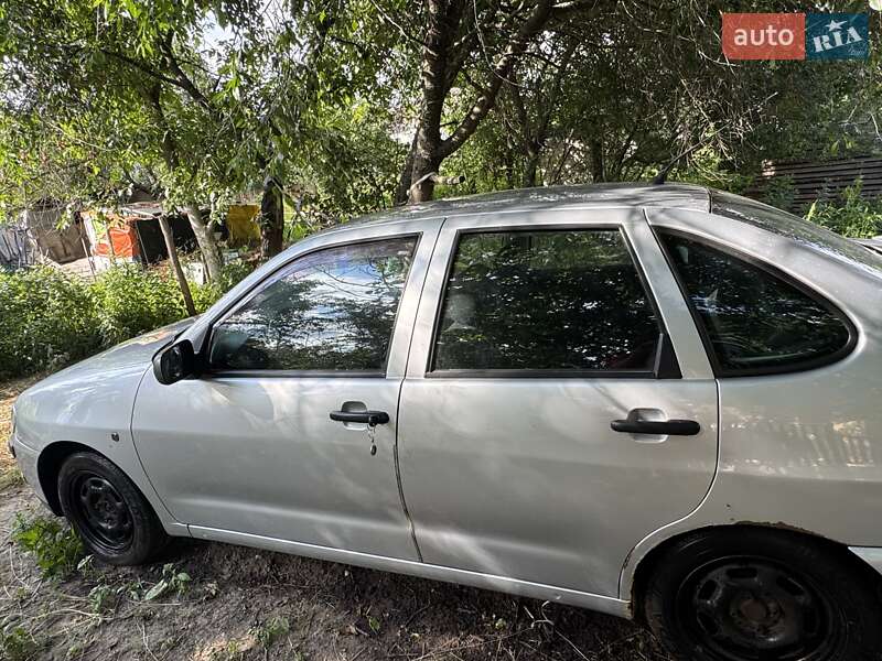 Седан SEAT Cordoba 2001 в Житомире