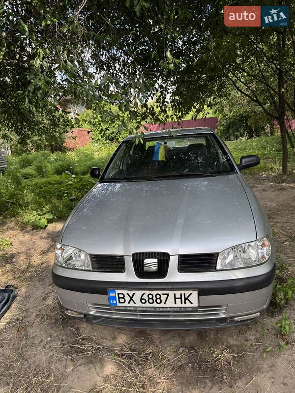 Седан SEAT Cordoba 2001 в Житомире