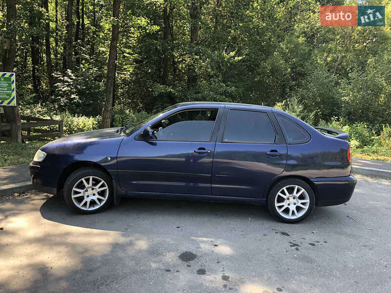 Седан SEAT Cordoba 2001 в Ивано-Франковске фото 5 Седан SEAT Cordoba 2001 в Ивано-Франковске