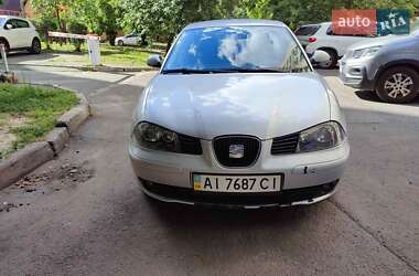 Седан SEAT Cordoba 2009 в Вишневом