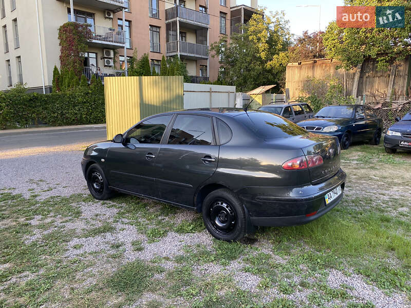 Седан SEAT Cordoba 2008 в Киеве