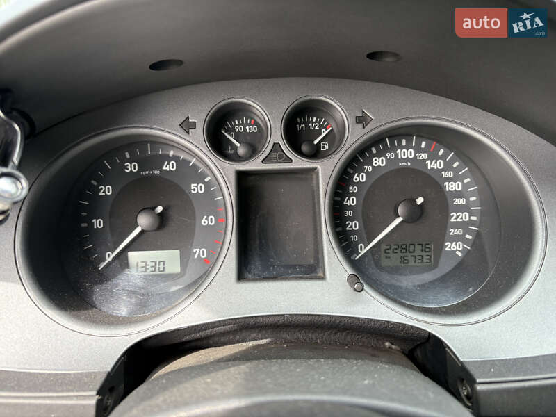 Седан SEAT Cordoba 2008 в Днепре