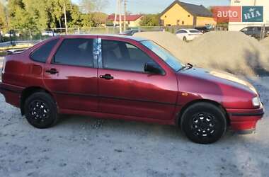 Седан SEAT Cordoba 1995 в Львове