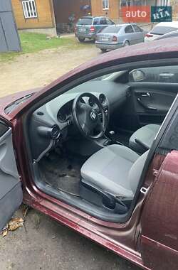 Седан SEAT Cordoba 2003 в 