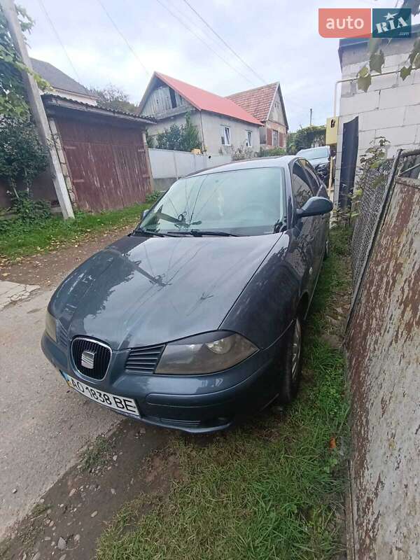 Седан SEAT Cordoba 2007 в Хусте