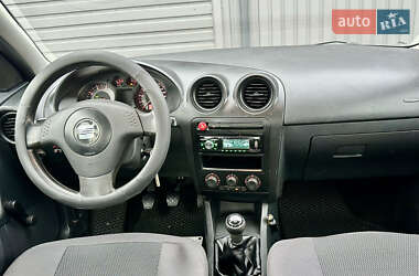 Седан SEAT Cordoba 2003 в 