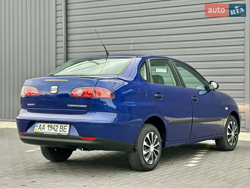Седан SEAT Cordoba 2003 в Кропивницком