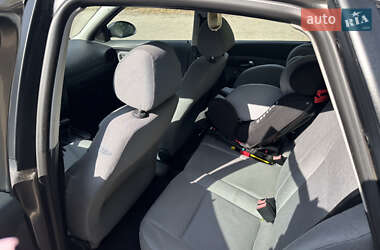 Седан SEAT Cordoba 2003 в 