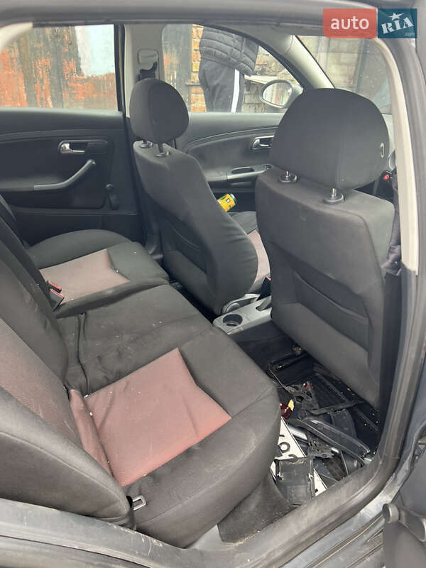 Седан SEAT Cordoba 2008 в Запорожье