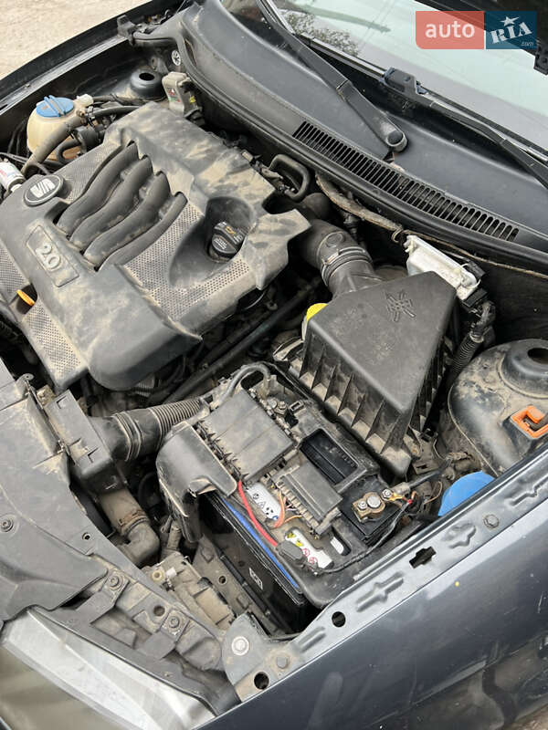 Седан SEAT Cordoba 2008 в Запорожье
