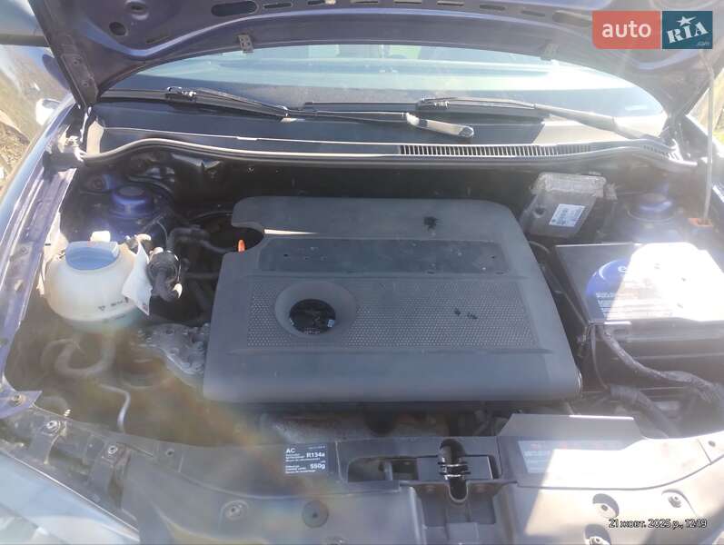 Седан SEAT Cordoba 2004 в Дрогобыче