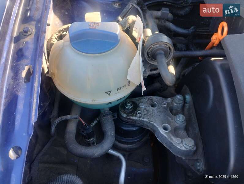 Седан SEAT Cordoba 2004 в Дрогобыче