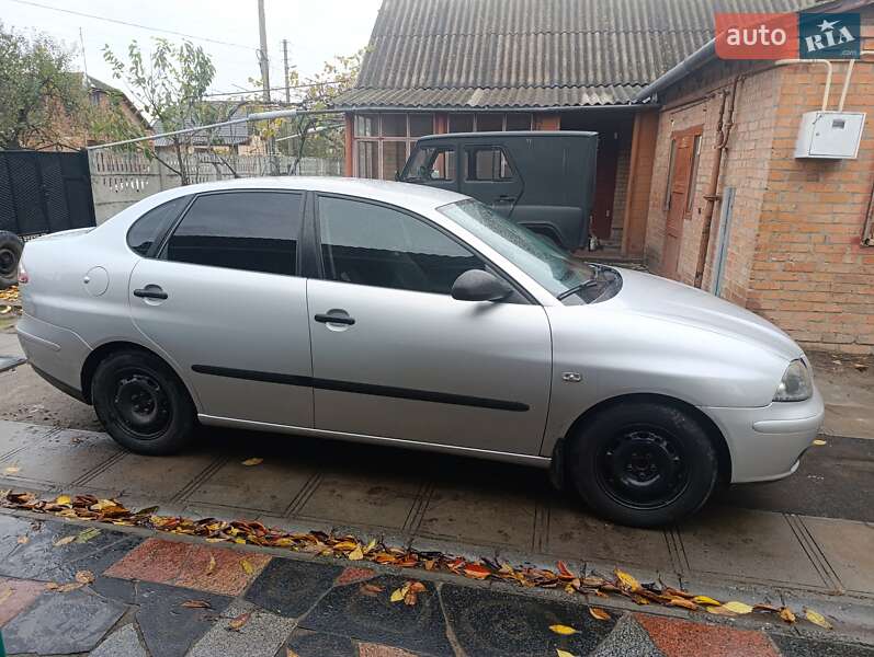 Седан SEAT Cordoba 2004 в Бердичеві