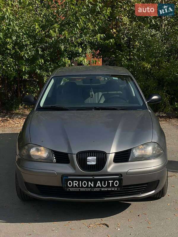 Седан SEAT Cordoba 2003 в Днепре