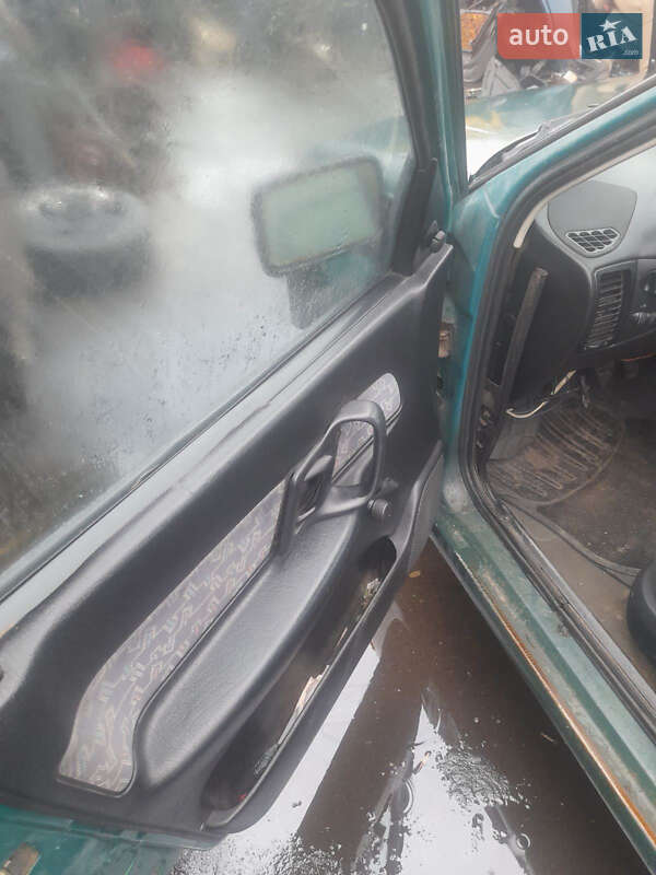 Седан SEAT Cordoba 1999 в Житомире