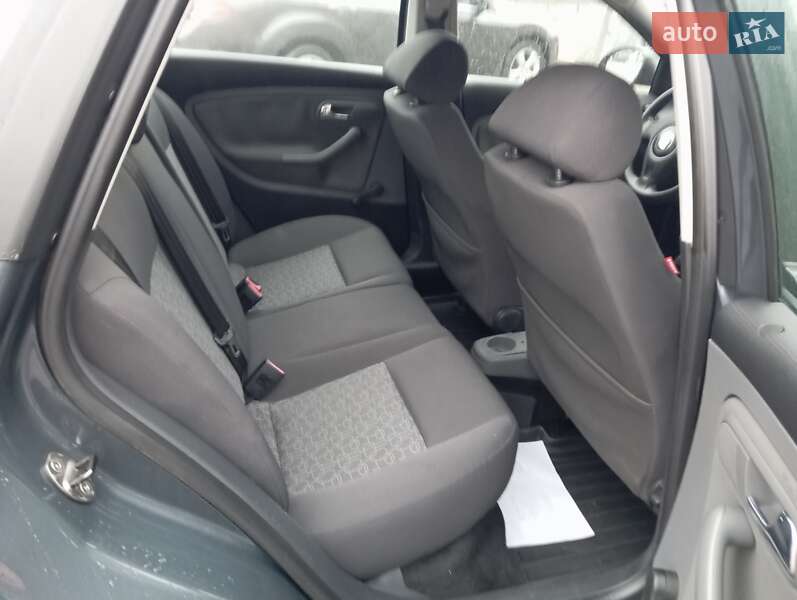 Седан SEAT Cordoba 2006 в Хмельницком