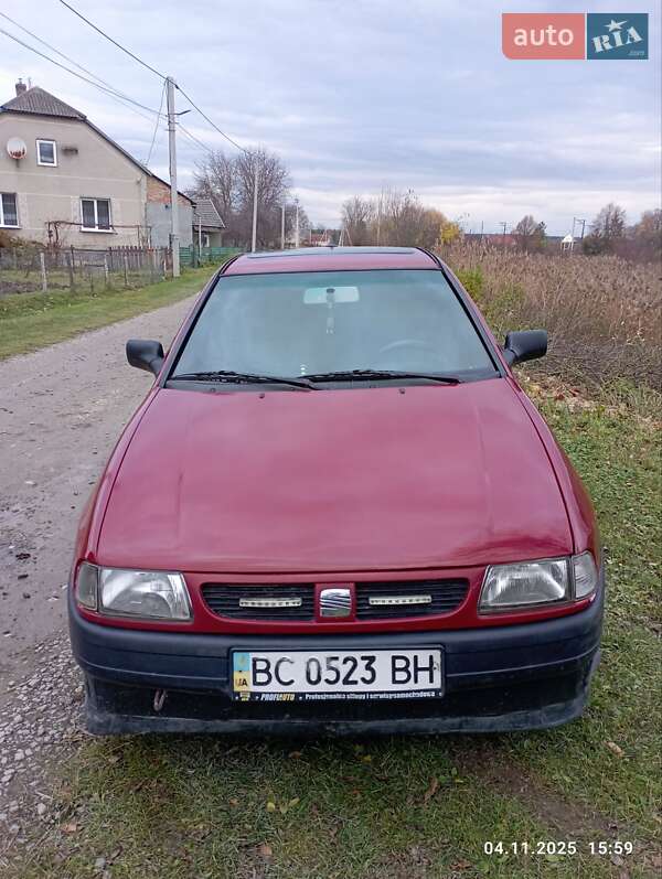 Седан SEAT Cordoba 1994 в Городке фото 8 Седан SEAT Cordoba 1994 в Городке