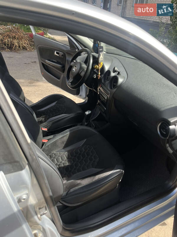 Седан SEAT Cordoba 2008 в Новомосковске фото 7 Седан SEAT Cordoba 2008 в Новомосковске