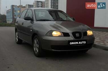 Седан SEAT Cordoba 2003 в Днепре