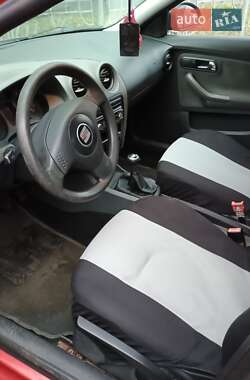 Седан SEAT Cordoba 2005 в Києві