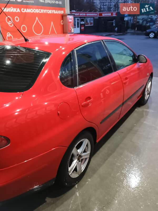 Седан SEAT Cordoba 2005 в Киеве