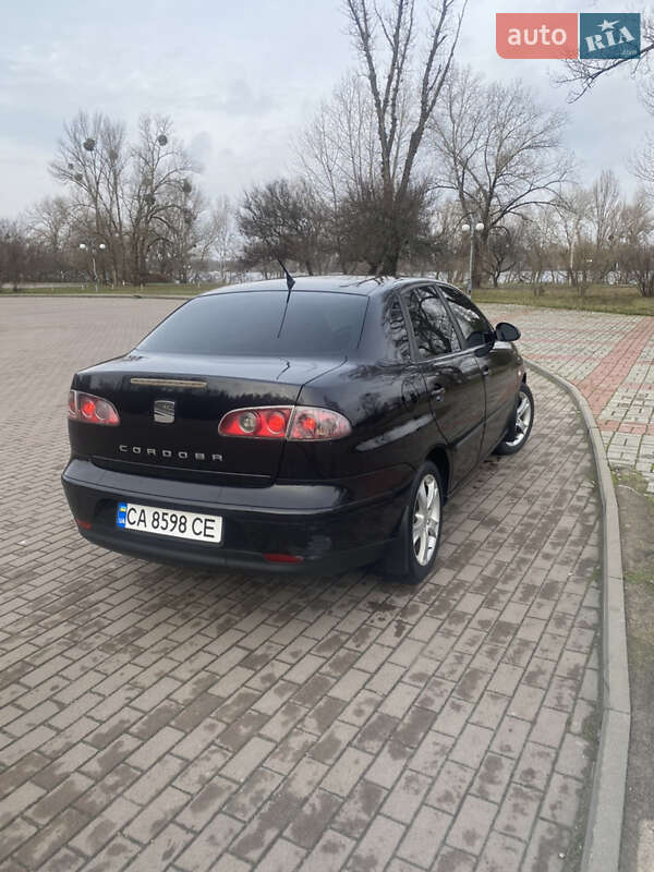 Седан SEAT Cordoba 2007 в Каневе